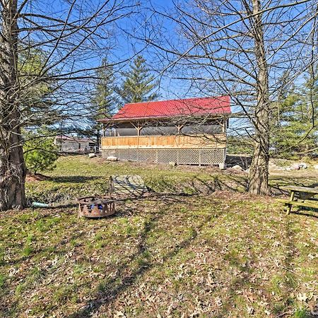 Honey House Cabin - A Quiet Countryside Retreat! Nappanee Extérieur photo