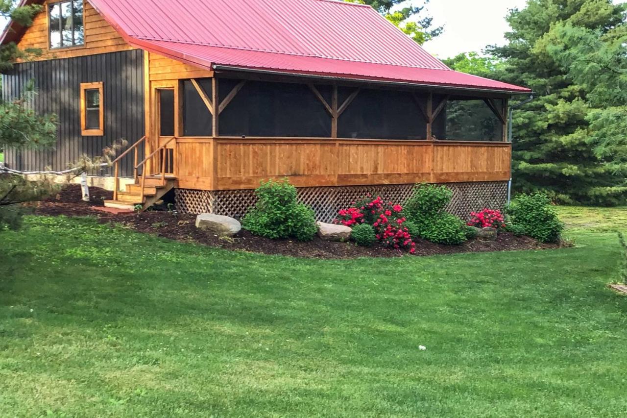 Honey House Cabin - A Quiet Countryside Retreat! Nappanee Extérieur photo
