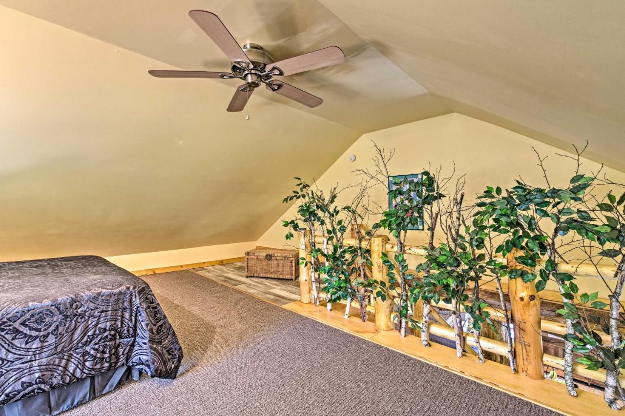 Honey House Cabin - A Quiet Countryside Retreat! Nappanee Extérieur photo