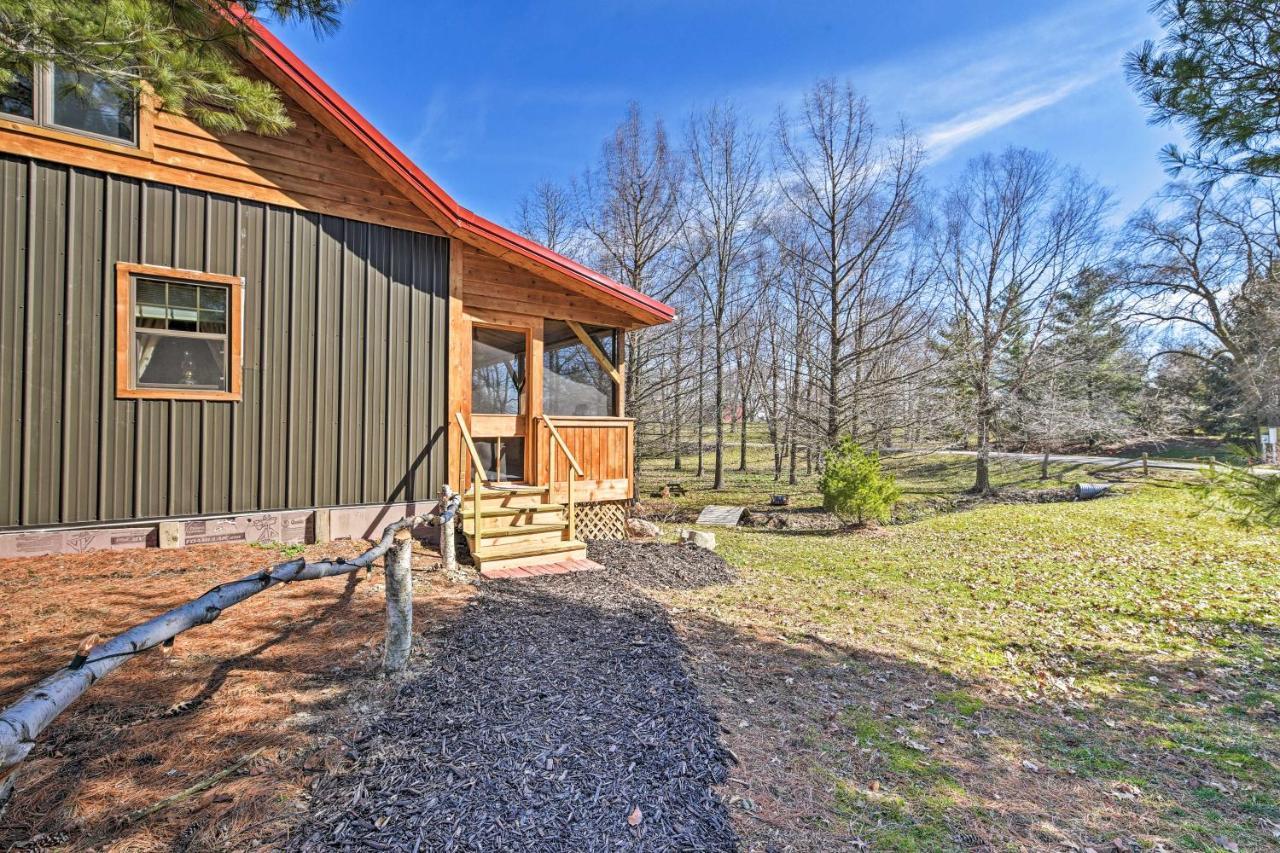 Honey House Cabin - A Quiet Countryside Retreat! Nappanee Extérieur photo