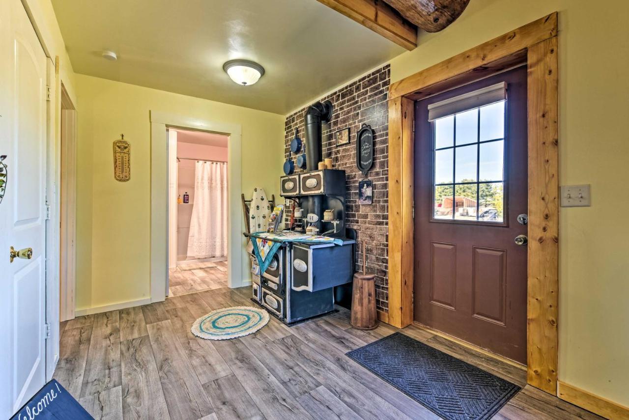 Honey House Cabin - A Quiet Countryside Retreat! Nappanee Extérieur photo