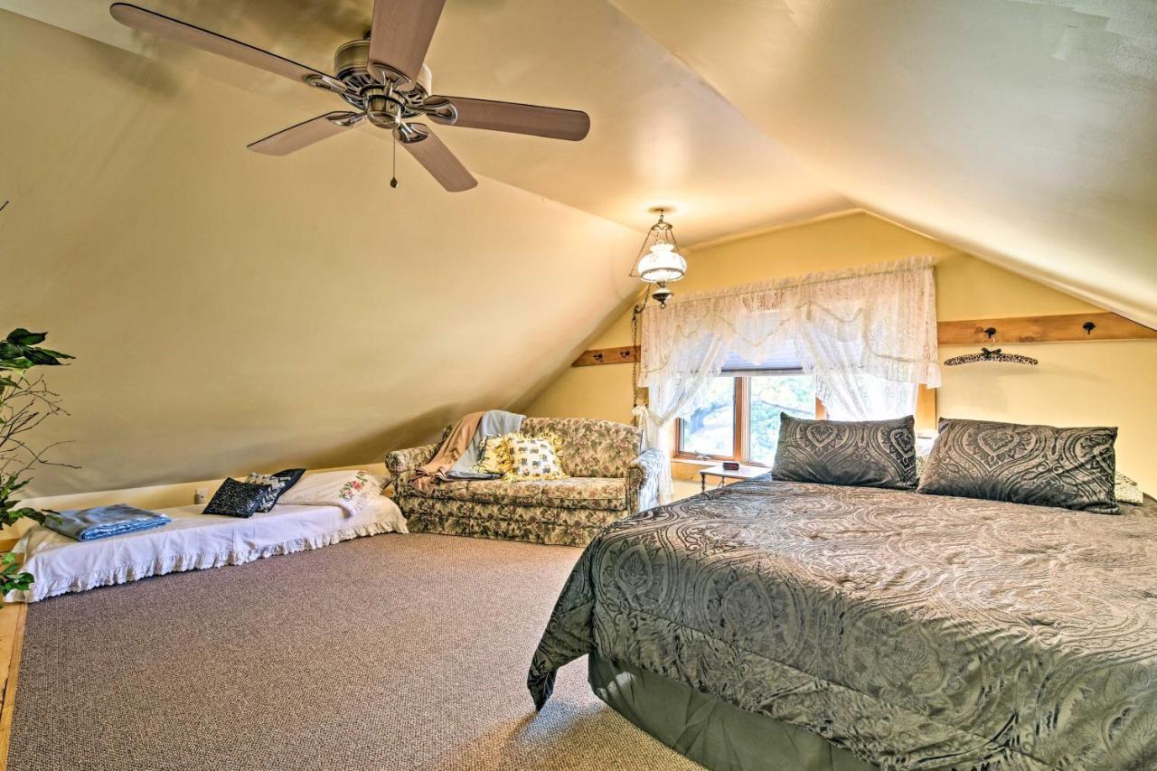 Honey House Cabin - A Quiet Countryside Retreat! Nappanee Extérieur photo