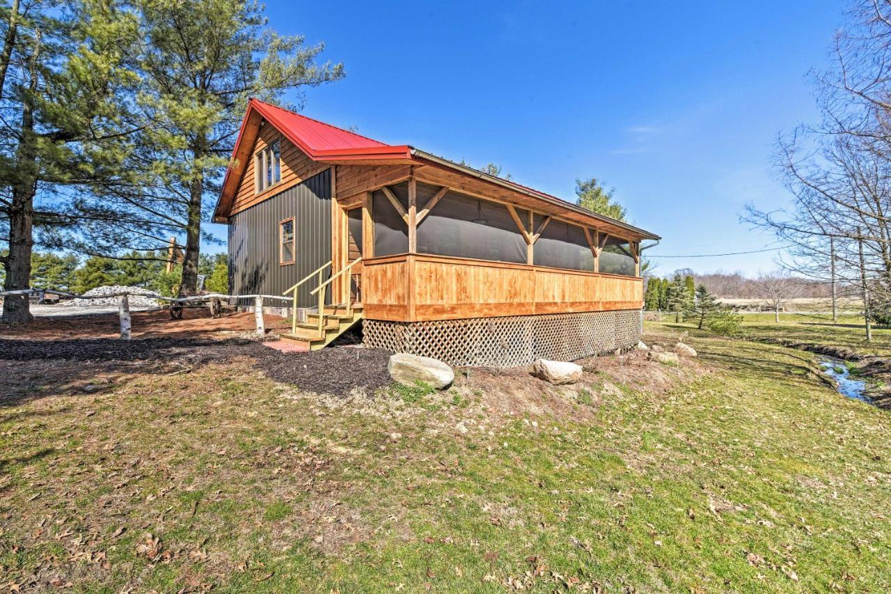 Honey House Cabin - A Quiet Countryside Retreat! Nappanee Extérieur photo