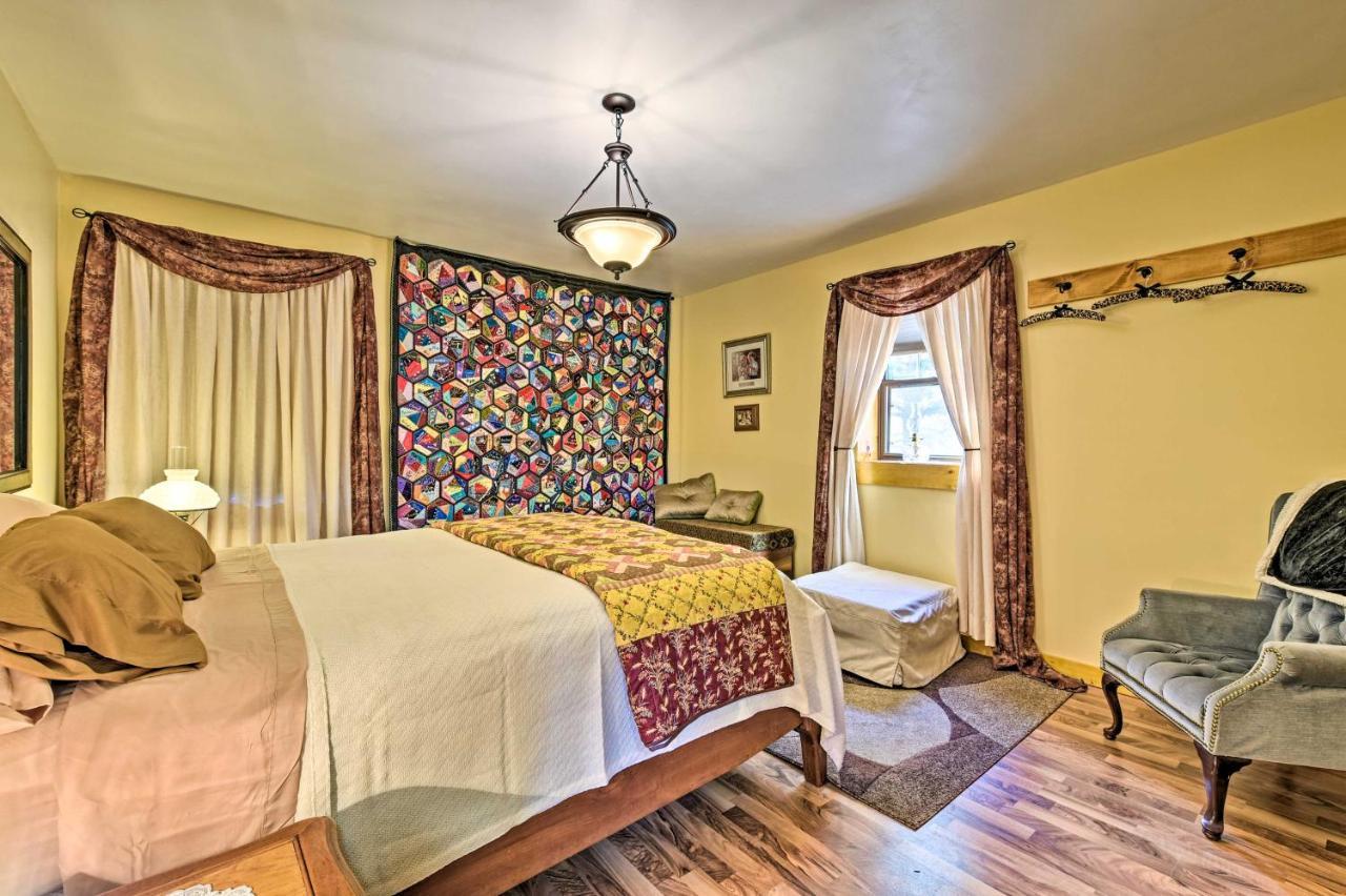 Honey House Cabin - A Quiet Countryside Retreat! Nappanee Extérieur photo