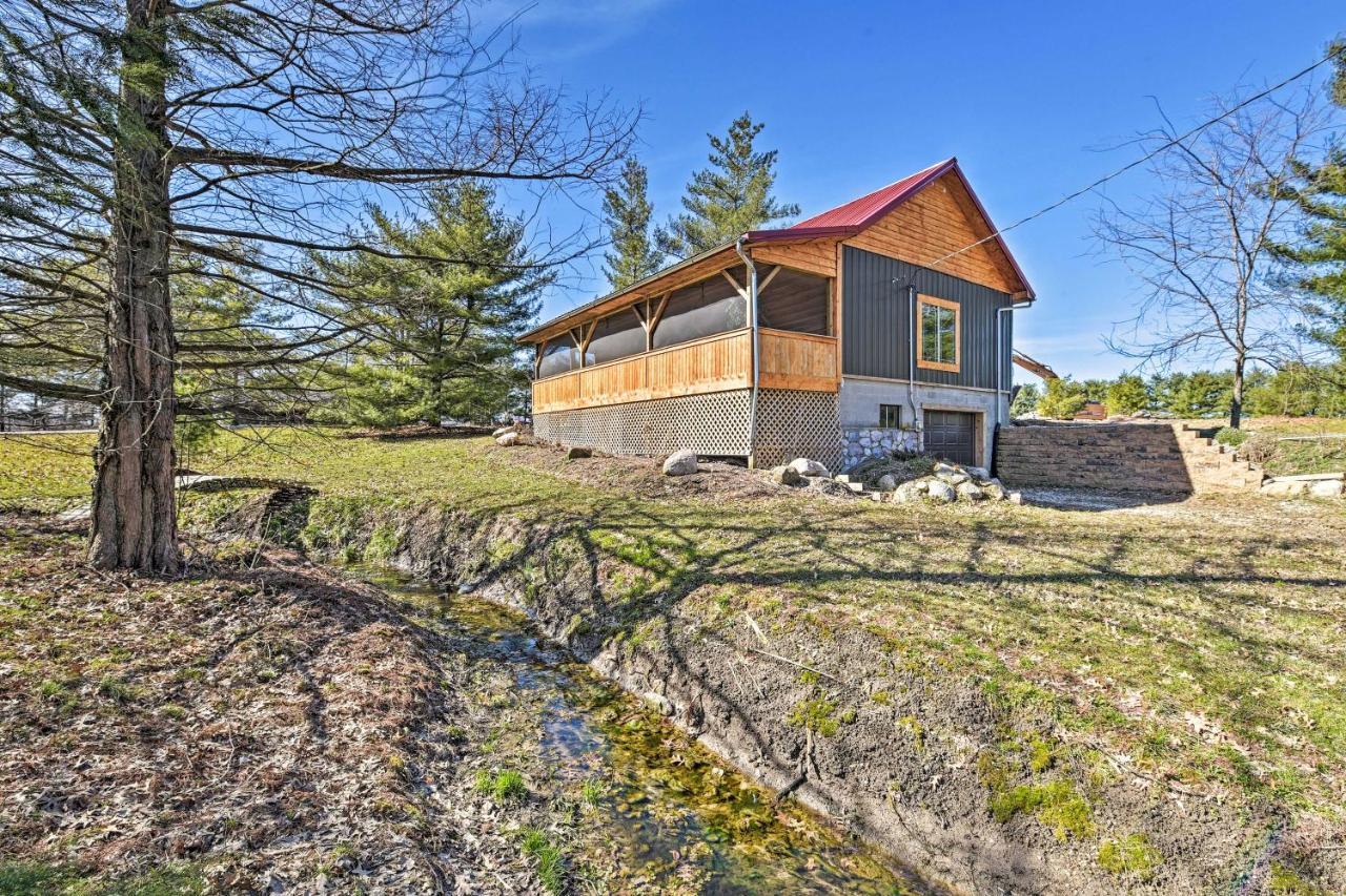 Honey House Cabin - A Quiet Countryside Retreat! Nappanee Extérieur photo