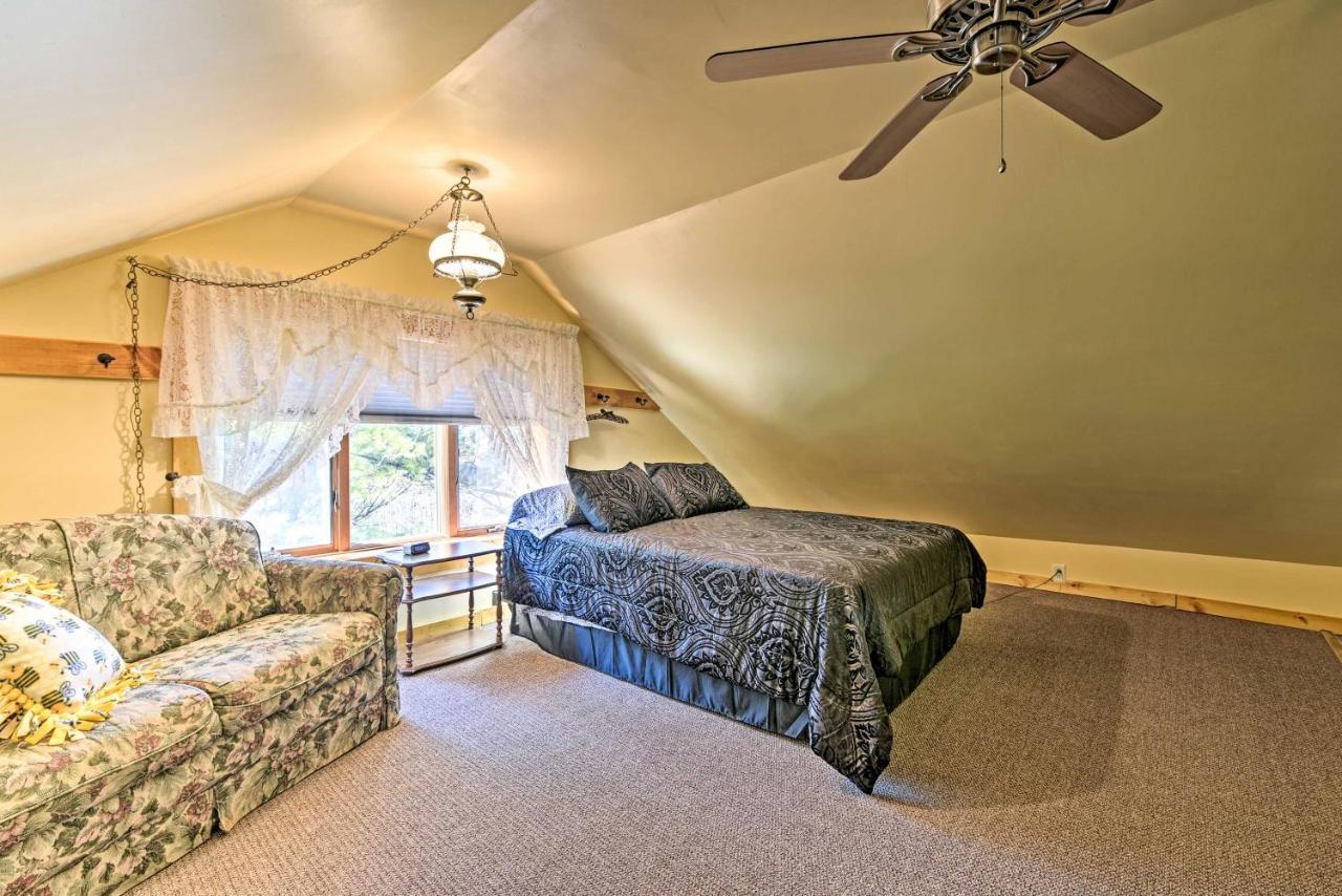 Honey House Cabin - A Quiet Countryside Retreat! Nappanee Extérieur photo